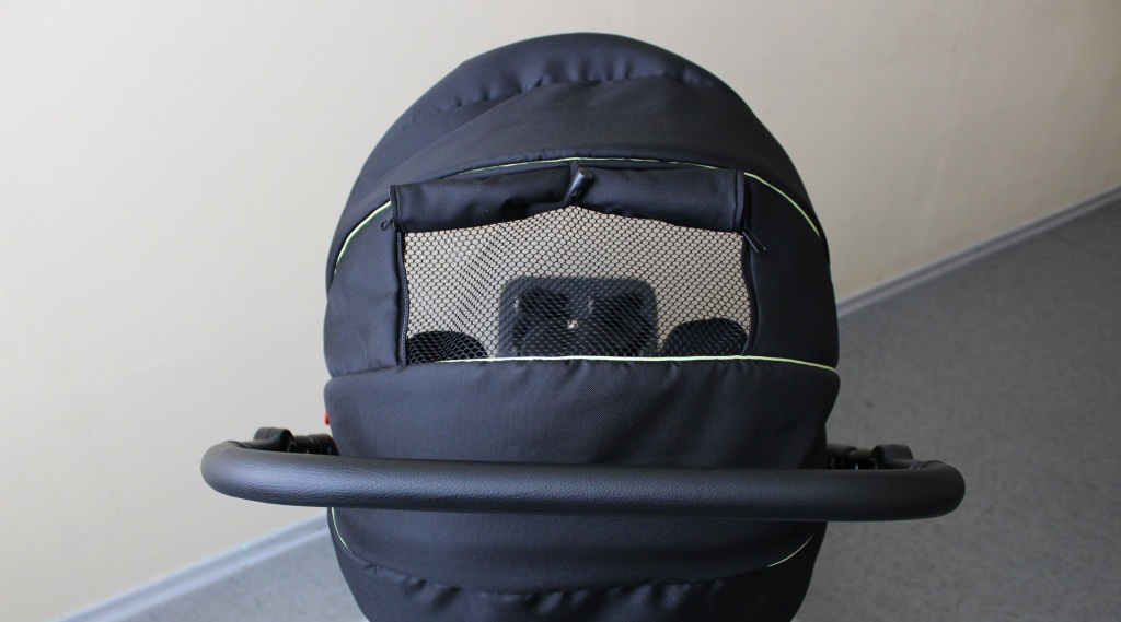 окошко в капюшоне коляски для детей с дцп(1).jpg